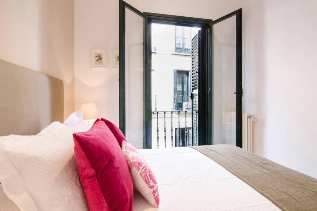 Cruz Apartment Madrid Exterior photo